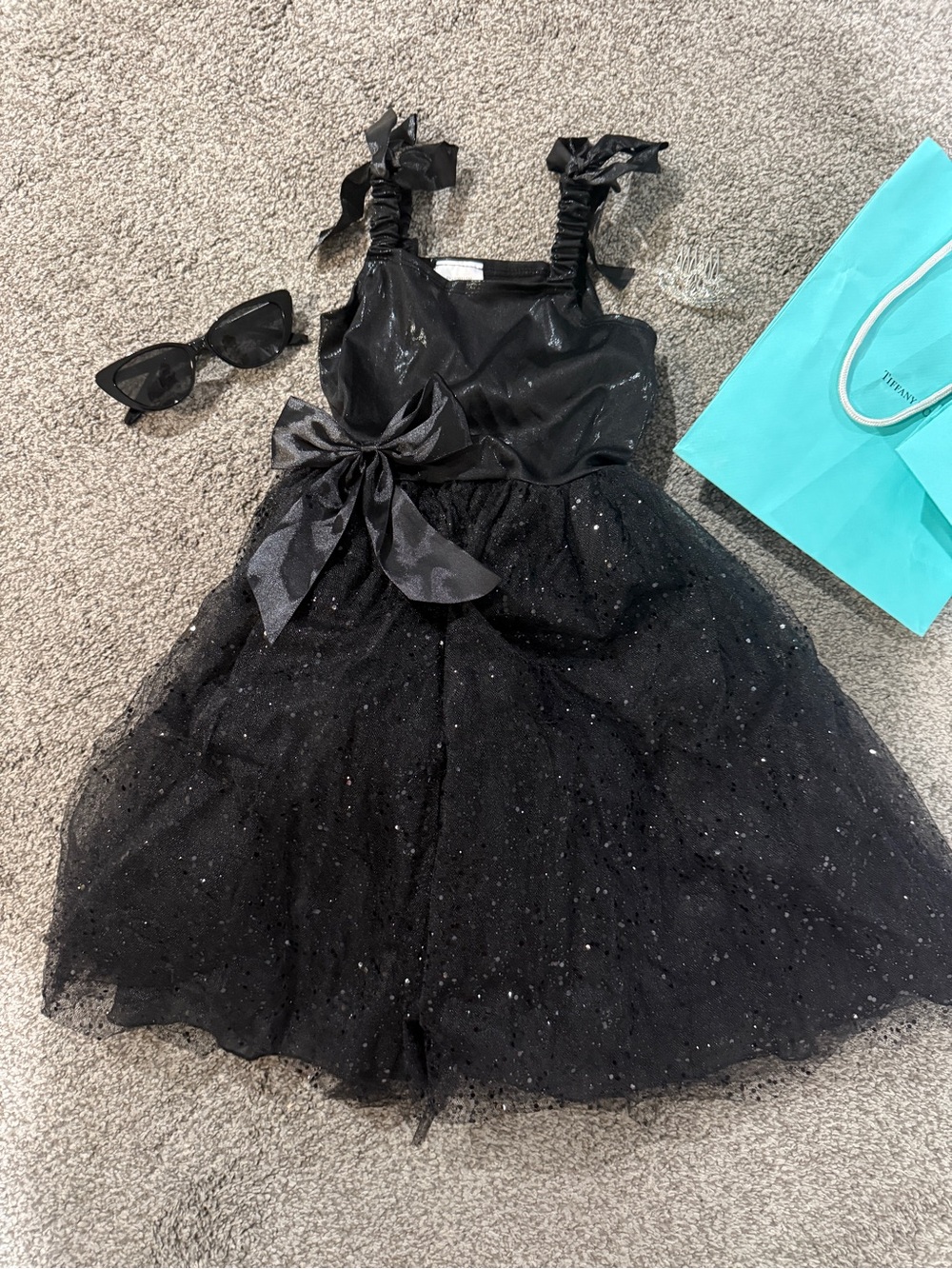 Breakfast at Tiffany’s Audrey Hepburn Girls Costume Tiffany Bags Size 4-6
